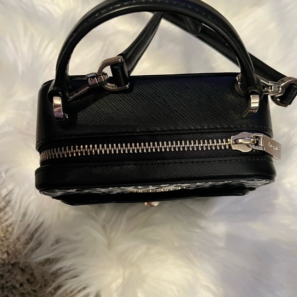 Kate Spade Cat crossbody Purse. Perfect condition, used once or twice. - Picture 8 of 14